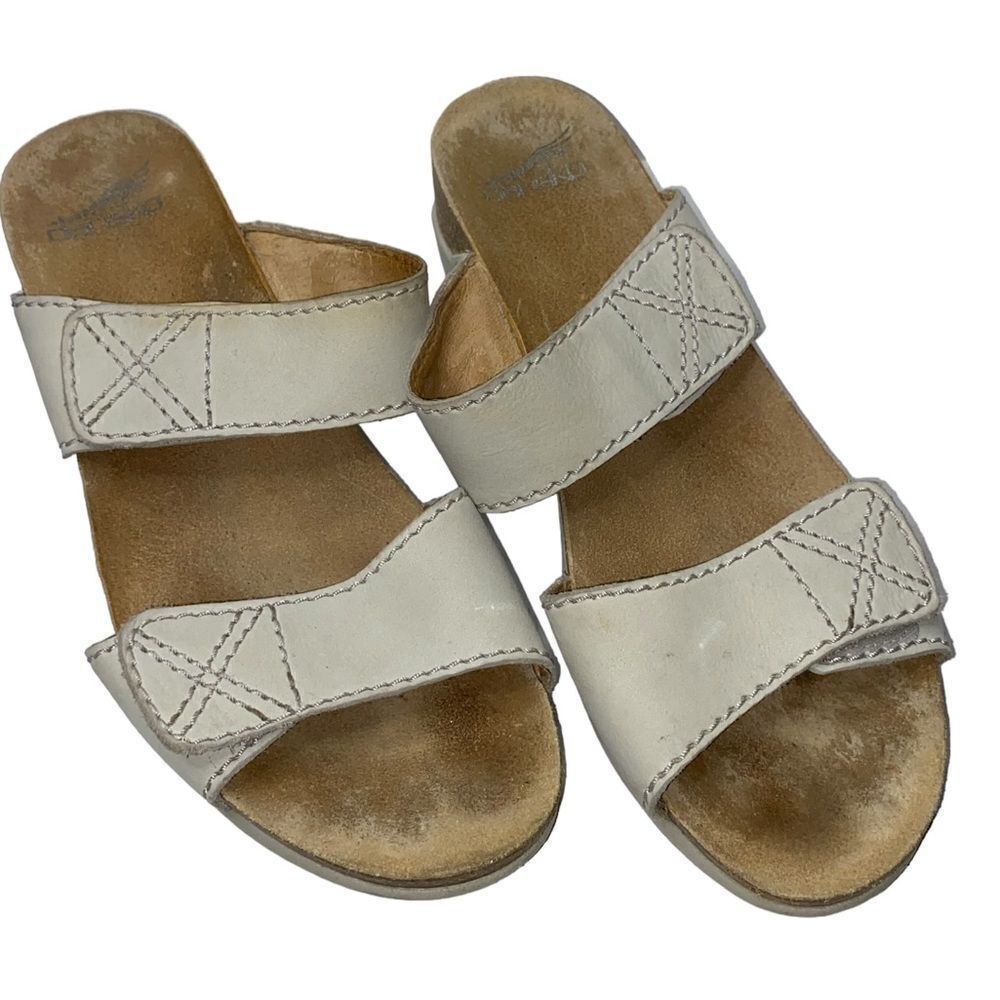 Dansko Wms Sz 9.5 / EU 40 Beige Double Strap Adjustable Slip On Sandals